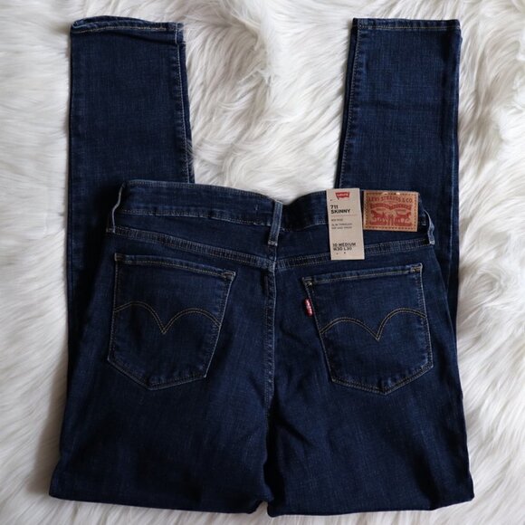 NWT Levi's Jeans 711 Mid Rise Skinny Distressed Dark Wash Size 30 - Picture 6 of 9
